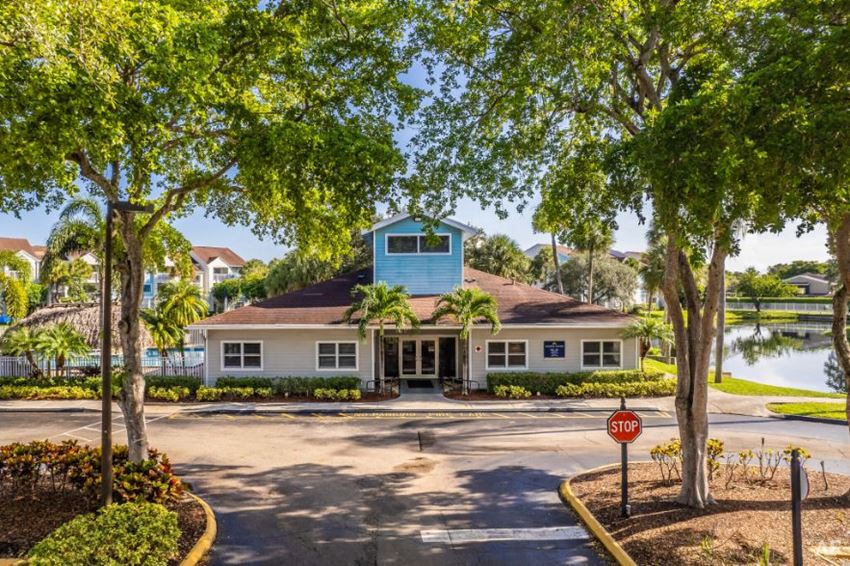 ARIUM Lauderdale Apartments, 7900 Hampton Blvd, North Lauderdale, FL